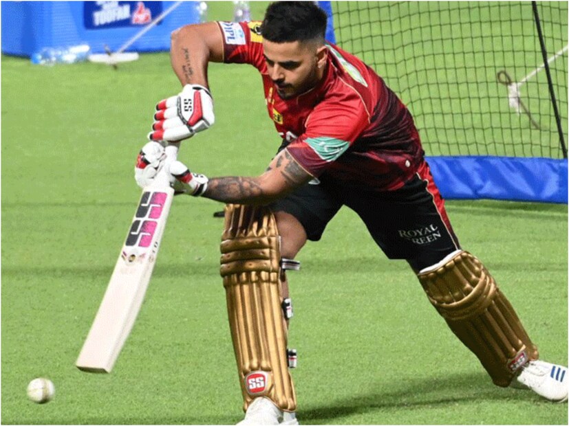 হায়দরাবাদের বিরুদ্ধে ম্যাচে একটি ক্যাচ ধরতে গিয়ে চোট পেয়েছিলেন নীতীশ। তারপর থেকে আর খেলতে  দেখা যায়নি তাঁকে। ইডেনে কেকেআরের অনুশীলনের সময়ও একেবারেই স্বাচ্ছন্দ দেখা যায়নি নীতিশ রানাকে।