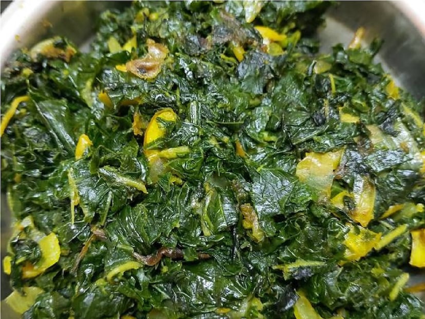 শীতে পালং -কলমি শাকের পাশাপাশি স্বাদ বদলের জন্য অনেকেই সর্ষে শাক নিয়ে আসেন বাজার থেকে। কিন্তু আপনি কি জানেন অত্যন্ত সুস্বাদু হলেও সকলের জন্য এই শাক খাওয়া মোটেই ভাল নয়।
