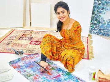 দুই হাত নেই, পা দিয়েই চালান গাড়ি, ড্রাইভিং লাইসেন্স পেলেন এশিয়ার প্রথম প্রতিবন্ধী মহিলা কেরলের জিলুমল
