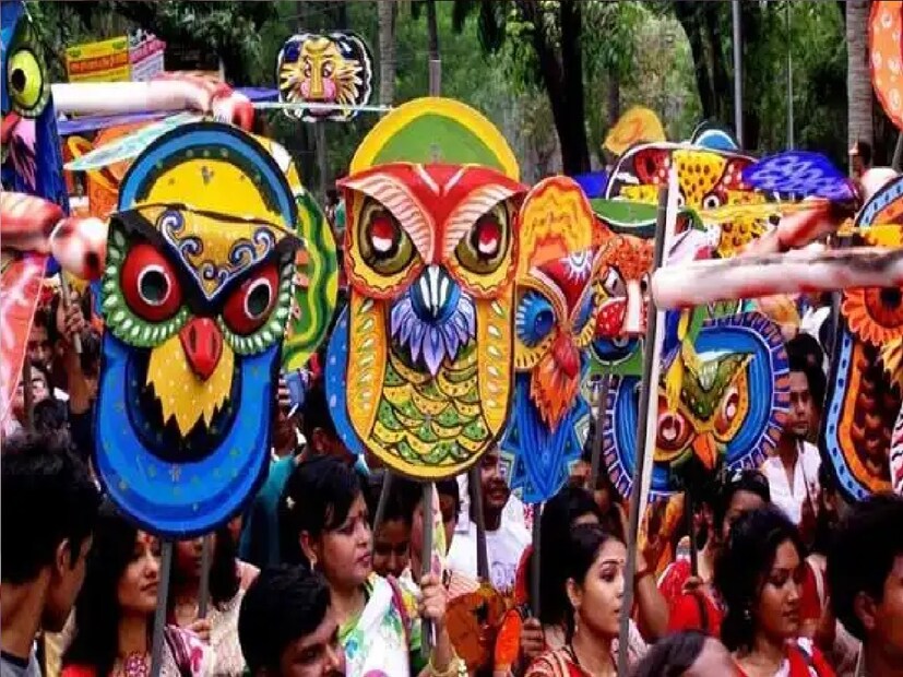 *রাশিফলের এই নিয়ম সারা দেশেই প্রচলিত। বাংলার বাইরে এই দিনটি  বৈশাখী নামে প্রচলিত। সাধারণত ১৫ এপ্রিল বাংলা নববর্ষের সূচনা হয়। অর্থাৎ এই দিনটিই বৈশাখ মাসের প্রথম দিন পয়লা বৈশাখ পড়ে। কিন্তু কিছু কিছু বছরে এই তারিখের হেরফের হয়। ১৪ এপ্রিলও পয়লা বৈশাখের সূচনা হয়। সংগৃহীত ছবি। 