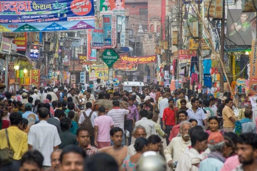আমরা এমনই একটি অদ্ভুত বিষয় নিয়ে আলোচনা করব এ ক্ষেত্রে৷ যদি হঠাৎ করে পৃথিবীর সমস্ত মানুষ একসঙ্গে লাফ দেয়, তা হলে পৃথিবীতে কী ঘটবে৷ মানুষ একসঙ্গে লাফ দিলে কী ঘটতে পারে পৃথিবীতে, তার একটা আন্দাজ করেছেন বিজ্ঞানীরা৷ 