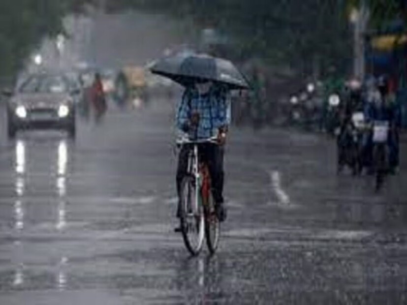 পশ্চিমী ঝঞ্ঝার প্রভাবে, উত্তর ভারতের পাশাপাশি রাজস্থানেও বিচ্ছিন্ন হালকা থেকে মাঝারি বৃষ্টিপাত হতে পারে। উত্তর বাংলাদেশ এবং পূর্ব আসামের উপর ঘূর্ণিঝড়ের সম্ভাবনা। অরুণাচল প্রদেশ, আসাম, মেঘালয়, নাগাল্যান্ড, মণিপুর, মিজোরাম, ত্রিপুরা এবং অন্যান্য প্রতিবেশী অঞ্চলে ব্যাপক বৃষ্টিপাত, বজ্রপাতের সম্ভাবনা রয়েছে। 