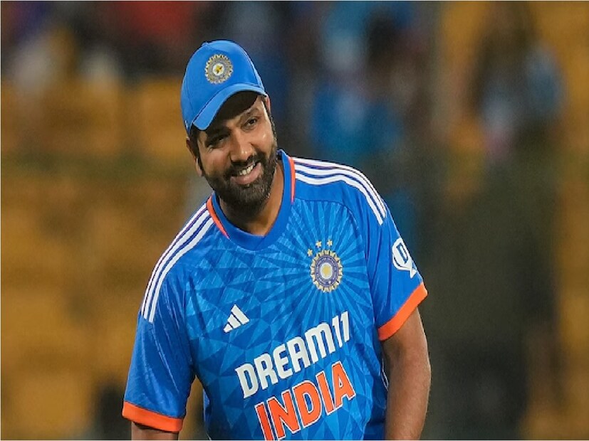 এবার আইপিএল ভাল কাটেনি হিটম্যানের। একে তো অধিনয়াকত্ব খুইয়েছেন। তার উপর দলের ভরাডুবি। তিনি নিজে অবশ্য লাগাতার পারফর্ম করেছিলেন।
