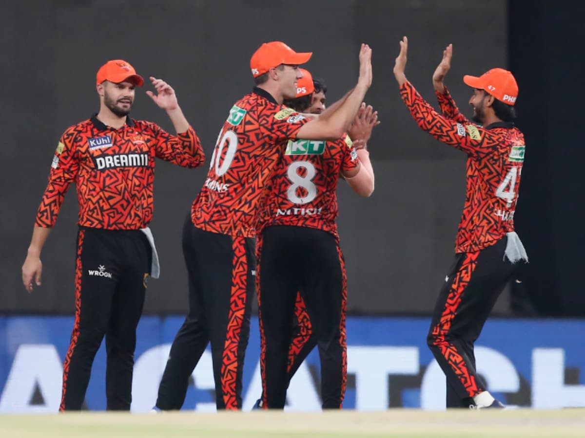 Despite this loss, Sunrisers Hyderabad is still in the fourth position of the points table but it is difficult for Sunrisers Hyderabad to reach the playoffs. In fact, the Sunrisers team was number one in the points table at one time. Hoped to make the playoffs from the top two. But now they have to fight hard for the last four as well.