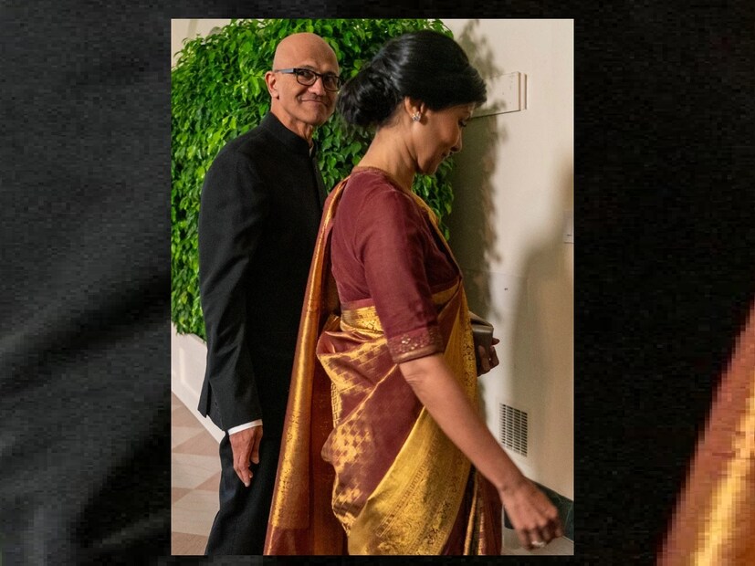 সত্য নাদেলা-র সাফল্য সকলকেই অনুপ্রাণিত করে৷ কিন্তু তাঁর সাফল্যের পিছনে যে তাঁর স্ত্রী-র অবদান অসম্ভব বেশি তা বোধহয় অনেকেরই অজানা৷ নিজের কেরিয়ার উজ্জ্বল হওয়ার সম্ভাবনা থাকলেও তিনি সফল মানুষের পিছনে মহিলা হিসেবেই নিজেকে গড়ে তুলেছেন৷  অনুপমা নাদেলাই মাইক্রোসফ্ট প্রধানের জীবনের একটি মূল স্তম্ভ। স্বামীকে ভালবেসে যেমন হোমমেকার হিসেবেই তিনি নিজেকে বেছে নিয়েছেন ঠিক তেমনিই সত্যেন্দ্র নাদেলা তাঁর স্ত্রীকে ভালবেসে নিজের গ্রিন কার্ডও ছেড়ে দিয়েছিলেন।