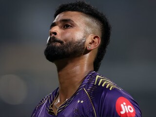 বিতর্কে শ্রেয়স