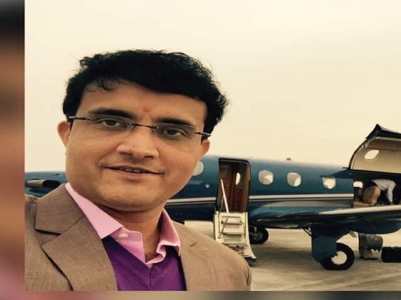 এদিন তাই সোলো ট্রিপের প্রশ্নেও সপাট খেলেন৷ Photo Courtesy- Sourav Ganguly/ Facebook Account 