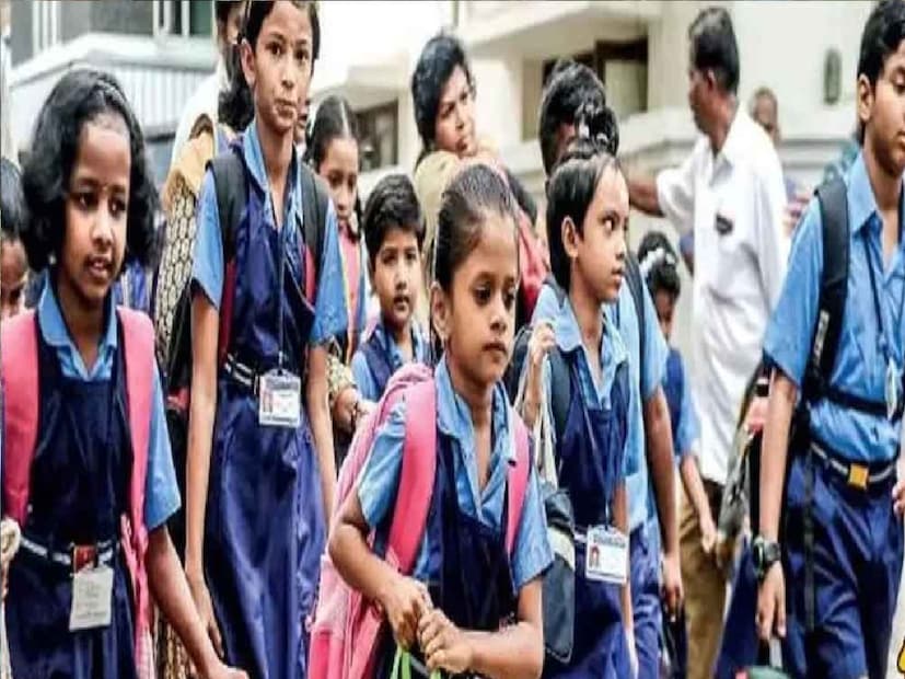 *১৯, ২৬ এপ্রিল, ৭, ১৩, ২০, ২৫ মে এবং ১ জুন সাত দফায় রাজ্যের ৪২টি লোকসভা আসনে নির্বাচন হবে। আগামী ৭ মে (ভগবানগোলা) ও ১ জুন (বরানগর) দুটি বিধানসভা কেন্দ্রে উপনির্বাচন হবে। সংগৃহীত ছবি।