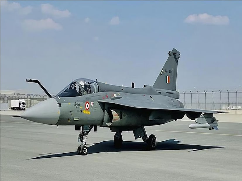 LCA Tejas Mk-1A ক্রয়ের প্রস্তাব পরিকল্পনা অনুযায়ী অগ্রসর হচ্ছে এবং প্রতিরক্ষা উত্পাদন ক্ষেত্রে 'আত্মনির্ভর ভারত'-কে একটি বড় উত্সাহ দেবে। এর সময়মত ডেলিভারি গুরুত্বপূর্ণ হবে। Photo- Collected