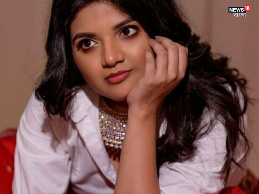 বাংলা ধারাবাহিকের জগতে অত্যন্ত জনপ্রিয় মুখ তিনি। একসময় তাঁর অভিনয়ের চর্চা ছড়িয়ে পড়েছিল গোটা টলিপাড়ায়। নিজের অভিনয়ের অসাধারণ দক্ষতা এবং সুন্দর মুখের গঠন, তাঁকে পৌঁছে দিয়েছিল জনপ্রিয়তার শিখরে। এখনও সব দর্শকদের কাছে তিনি একইভাবে জনপ্রিয় বাহামনি নামে। 