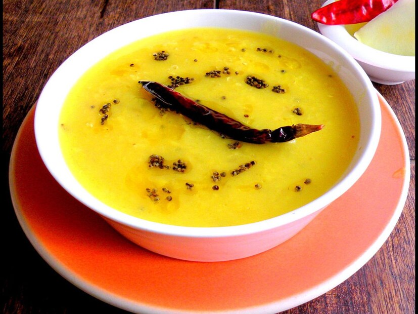 তীব্র দাবদহের দিনের পর দিন বাড়ছে, খাবার যত হালকা আর সহজপাচ্য হয়, ততই ভাল। এতে শরীর খারাপ হবার সম্ভাবনাও কমে। তাছাড়া অরুচি কাটাতেও আম ডাল একাই একশো। 