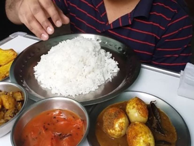 হাতে খাওয়ার নিজস্ব আনন্দ আছে। প্রায়শই বাড়ির বড়রা এমন কথা বলে থাকেন তবে আজকাল বেশিরভাগ মানুষই হোটেল, রেস্তোরাঁ বা বাড়িতে চামচ দিয়ে খাওয়াদাওয়া করছেন। 