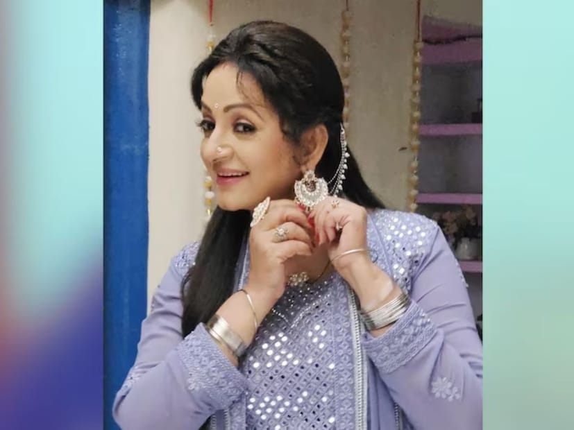 বলিউডে গুটিকয়েক অভিনেত্রী রয়েছেন, যাঁরা কমেডিতে দক্ষ। উপাসনা সিংহ তাঁদের মধ‍্যে একজন। উপাসনা তাঁর কেরিয়ারের শুরু থেকেই বিভিন্ন চরিত্রে অভিনয় করেছেন। 