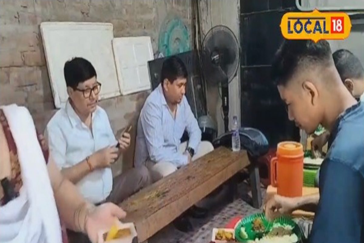 এই রাজধানীতে মাত্র ২০ টাকায় পাওয়া যায় ভেজ থালি! এই রাজধানীতে মাত্র ২০ টাকায় পাওয়া যায় ভেজ থালি!