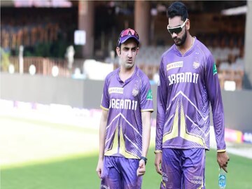লুকিয়েই চলছিল প্রেম পর্ব, KKR জার্সিতে ঝকমকে হতেই  ফ্লাইং কিস, সামনে এল...