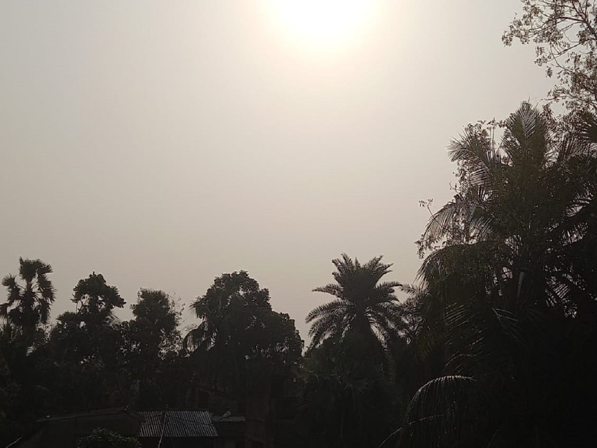 কোচবিহার : পরিস্কার রৌদ্রজ্বল আকাশ।  সর্বনিম্ন তাপমাত্রা ২২ ডিগ্রি সেলসিয়াস।
