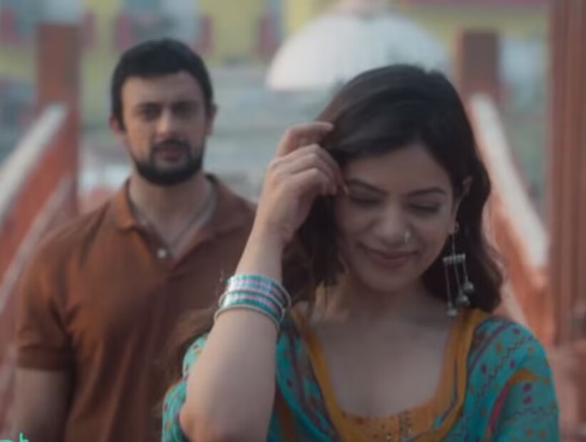 আবার ‘মির্জাপুর’-এর মতোই এই সিরিজেও এখনও পর্যন্ত রয়েছে দু’টি সিজন। কিন্তু কী নাম সেই সিরিজের? আর কোথায়ই বা দেখা যাবে? জেনে নেওয়া যাক বিশদে। বলে রাখা ভাল যে, এই সিরিজটির প্রথম সিজন মুক্তি পেয়েছে ‘মির্জাপুর’-এর প্রথম সিজনের আগেই। 
