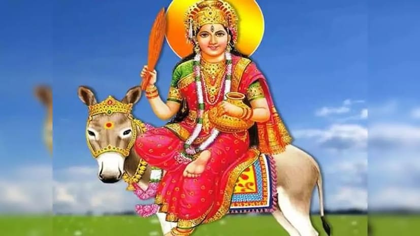 আজ, মঙ্গলবার রাত ৮.০৯ পর্যন্ত অষ্টমী তিথি আছে দৃকসিদ্ধান্ত পঞ্জিকা অনুযায়ী৷ অন্য পঞ্জিকা মতে অষ্টমী তিথি আছে দুপুর ৩.২০ পর্যন্ত৷