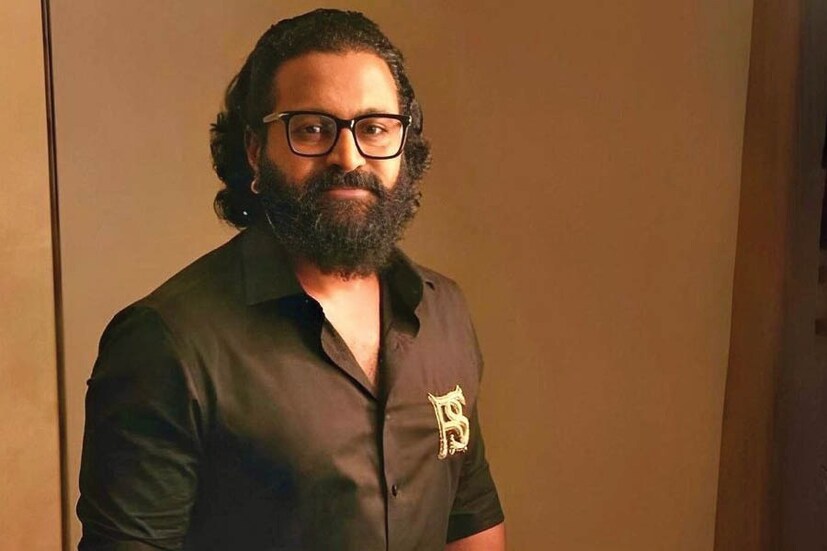 দক্ষিণী ইন্ডাস্ট্রির তিনি একজন প্রতিভাবান অভিনেতা-পরিচালক৷ বর্তমানে তাঁর কোনও আলাদা করে পরিচয়ের দরকার নেই৷ তবে একটা সময়ে অনেক কষ্ট করতে হয়েছিল তাঁকে৷