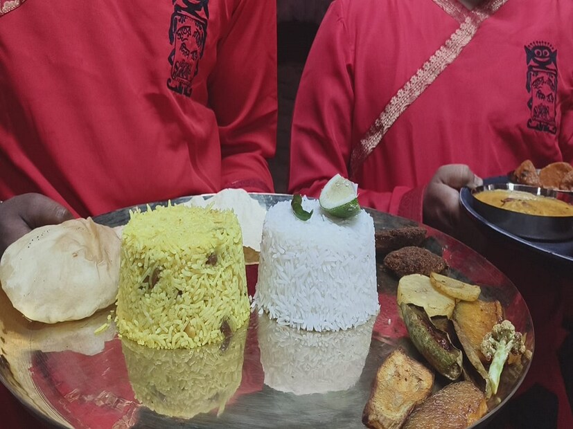 এছাড়াও শুন্ডী রাজার থালি, হীরক রাজার থালি, হল্লা রাজার থালি, গুপীর থালি , বাঘার থালি পাবেন ভূতের রাজায় পা দিলে। বৈশাখের প্রাক্কাল থেকেই ভূতের রাজার নতুন বর বৈশাখী থালিও পাবেন এই আউটলেটে। 