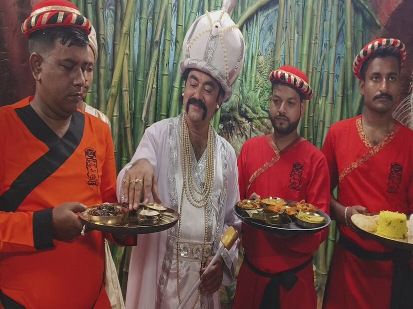 গন্ধরাজ ঘোল। টকডাল। শুক্তো। পোস্ত। এই গরমে কী খাবেন সেটা ভূতের রাজার ওপর ছেড়ে দিন। এখন থেকে খাদ্য রসিক মানুষদের জন্য ভূতের রাজা তার বর দিতে চলে এসেছে হাতিবাগানে। 