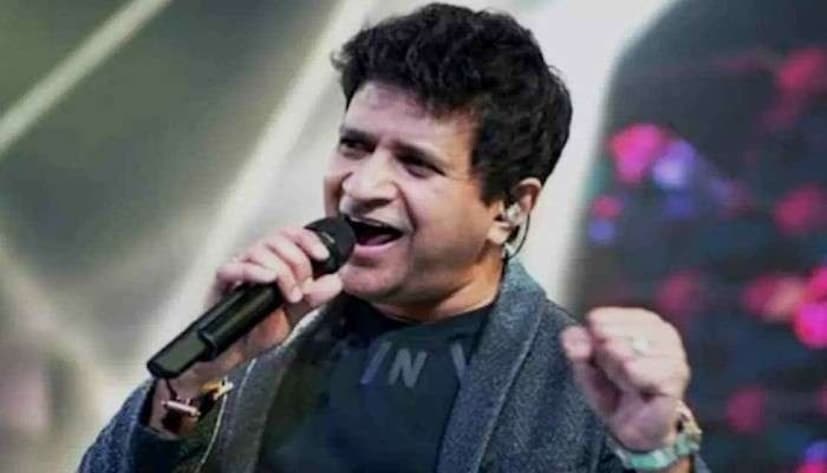 শুনলে অবাক হবেন,যিনি মিউজিক ইন্ডাস্ট্রিতে অনেক হিট গান দিয়েছেন, তিনি তার জীবনে কখনও গান গাওয়ার প্রশিক্ষণ নেননি। গানের জগতে আসার আগে প্রায় আট মাস হোটেল ইন্ডাস্ট্রিতে সেলসম্যান হিসেবেও কাজ করেছেন।