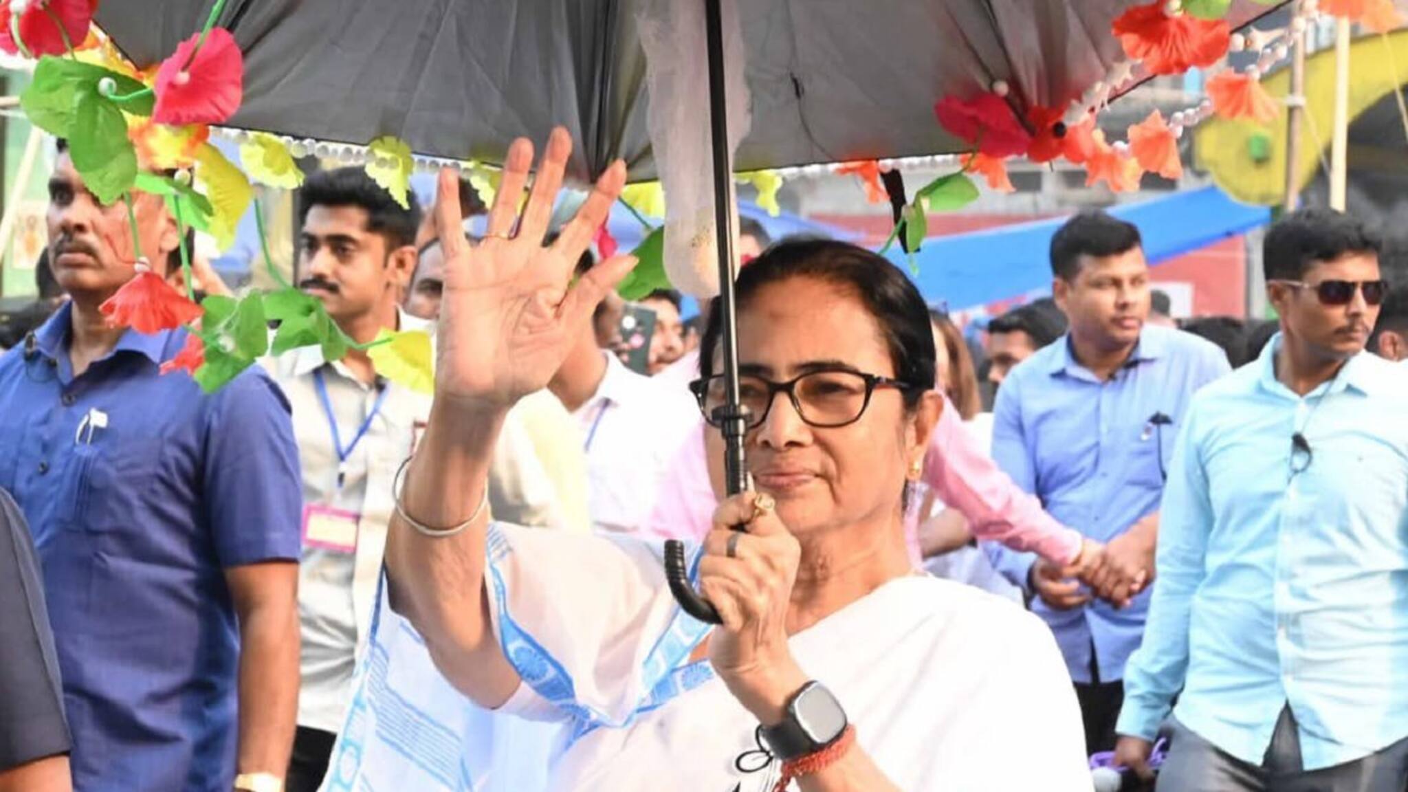Mamata Banerjee : ফের রাজপথে মমতা, রোড শো দিয়ে সপ্তম দফার প্রচার শেষ করবেন তৃণমূল নেত্রী