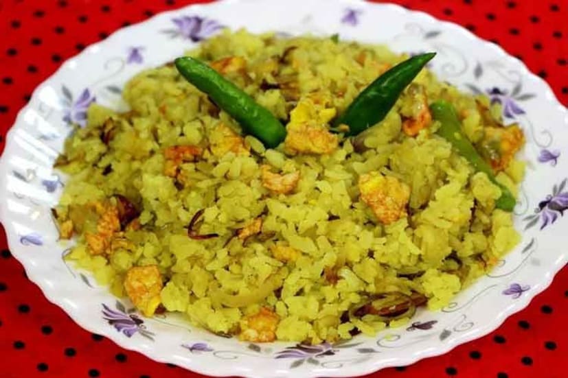 কিন্তু ব্লাড সুগার রোগীরা কি চিঁড়ে খেতে পারবেন? নাকি চাল থেকে তৈরি চিঁড়ে খেলে বাড়বে ডায়াবেটিস, সে দ্বন্দ্ব দূর করেছেন পুষ্টিবিদ অবনী কৌল।
