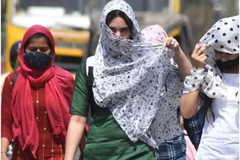 ২৫ এপ্রিল অবধি তাপপ্রবাহের সতর্কতা জারি হয়েছে। দুই মেদিনীপুর,পশ্চিম বর্ধমান, ঝাড়গ্রাম, বাঁকুড়া, বীরভূমের মতো জেলাগুলিতে তাপমাত্রা স্বাভাবিকের থেকে ৪ থেকে ৭ ডিগ্রি অবধি বাড়তে পারে। 