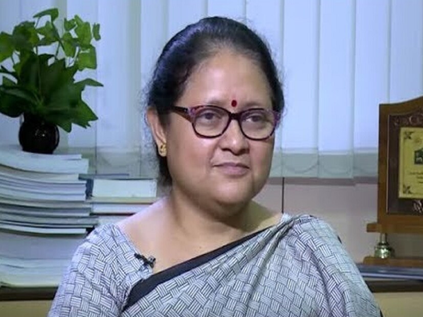 বিভিন্ন সময়ে কাজ করেছেন বিশ্বের অনেক নামকরা বিশ্ববিদ্যালয়ের গবেষনাগারে। এর মাঝে উল্লেখযোগ্য হল পরমাণু বোমার আঁতুরঘর লস আ্যলামস ন্যাশনাল ল্যাব ও মেরিল্যান্ড ইউনিভার্সিটি, আমেরিকা। ইউরোপের প্রাচীনতম জার্মানির হাইডেলবার্গ বিশ্ববিদ্যালয় এবং রোমে ইন্টারন্যাশনাল সেন্টার ফর থিয়োরেটিক্যাল ফিজিক্স, যার প্রতিষ্ঠাতা এক নোবেলজয়ী পরমাণু বিজ্ঞানী এনরিকো ফার্মি।‌
