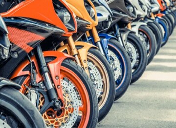 বাইকের সব থেকে কাজের সুইচ এটি! মাইলেজ বাড়ায়, টাকা বাঁচায়