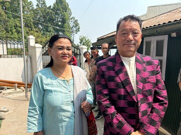 ভোটের পাহাড়ে বিমল গুরুং