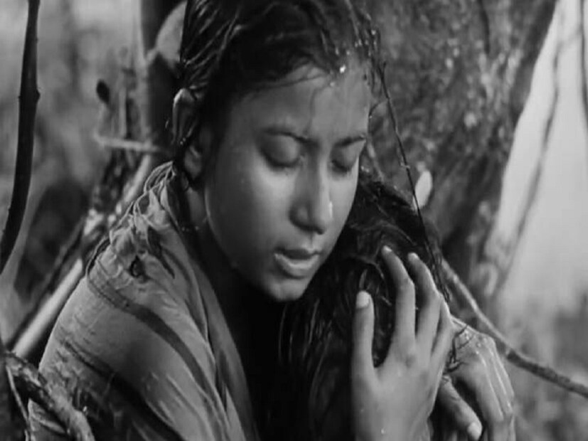 সত্যজিৎ রায় (Satyajit Roy) নির্মিত 'পথের পাঁচালি' (Pother Panchali) -কে সর্বকালের সেরা ভারতীয় ছবির সম্মান দেওয়া হল।