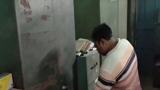 আলমারিতে কী মিলল (প্রতীকী চিত্র)