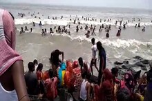 ঠিক যেন বোমার মতো শব্দ,মুহূর্তে দিঘার বিচে লুটিয়ে পড়লেন ৩ জন!হাসপাতালে ছোটাছুটি
