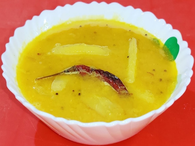 রোজ ডাল না হলে আমাদের অনেকের মুখে খাবার ওঠে না! মুসুর বা মুসুরির ডাল হল তার মধ্যে অন্যতম। রসুন পোড়া দিয়ে মুসুর ডাল যেন মুখে লেগে থাকে! এই গরমে সব কিছু থেকে বাঁচতে মুসুরির ডালে দিয়ে দিন কয়েক টুকরো কাঁচা আম! এই ডালে প্রচুর স্বাস্থ্য গুণ রয়েছে। জটিল রোগ সারাতে পারে এই ডাল!photo source collected