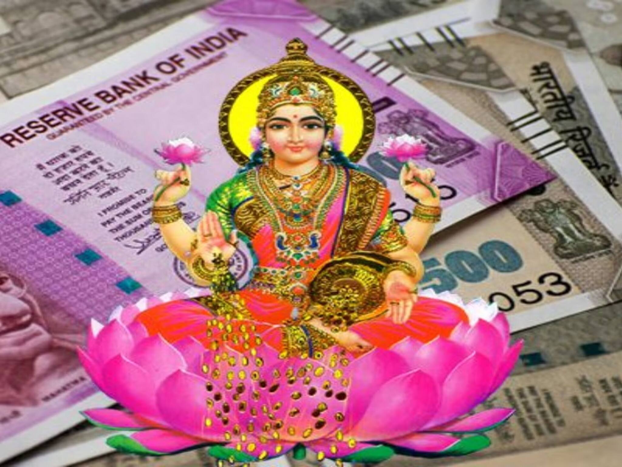 দেবী লক্ষ্মীকে অর্চনা করুন এই সহজ রীতি মেনে,আপনার জীবনে শুক্রের উত্থান আটকাবে কে