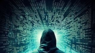 পাশাপাশি ব্যাঙ্ক এই নতুন সাইবার সিকিউরিটি অ্যাডভাইজরি পাসওয়ার্ড সুরক্ষিত রাখার গুরুত্ব তুলে ধরে। যাচাইকৃত উৎস থেকে ব্যাঙ্কিং অ্যাপস ডাউনলোড করে এবং ফিশিং স্ক্যাম সম্পর্কে সচেতনতা বাড়ায়। HDFC ব্যাঙ্ক স্মার্টফোন ব্যবহারকারীদের কয়েকটি সাধারণ 'খারাপ অভ্যাস' সম্পর্কে কথা বলেছে, যা তাঁদের হ্যাকিং প্রচেষ্টা এবং স্ক্যামের শিকার হওয়া সহজ করে তোলে। কেউ যদি নিম্নলিখিতগুলি কাজ করে থাকেন, তবে নিজেদের স্মার্টফোনের সঙ্গে আরও যত্নবান হতে হবে।