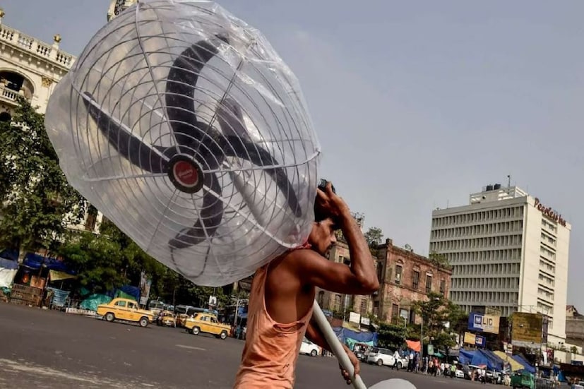 এবার এক নজরে দেখে নেয়া যাক কোথায় কেমন তাপমাত্রা ছিল গতকাল। শহরের নাম/ মঙ্গলবার এর সর্বোচ্চ তাপমাত্রা/ স্বাভাবিকের থেকে কতটা বেশি- এই অনুযায়ী পর পর লেখা হল।