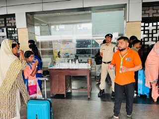 খাবার ও পানীয় জলের সুবন্দোবস্ত রেল স্টেশনে