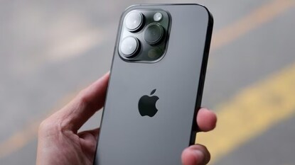 আইফোন হ্যাক হয়েছে বলে মনে হচ্ছে? এই ৫ লক্ষণ মিলে গেলে সতর্ক হন আইফোন হ্যাক হয়েছে বলে মনে হচ্ছে? এই ৫ লক্ষণ মিলে গেলে সতর্ক হন