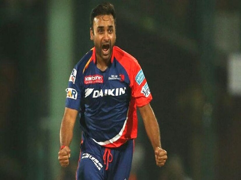 যদিও আইপিএলের ইতিহাসে সবচেয়ে বেশি হ্যাটট্রিক রয়েছে অমিত মিশ্রের ঝুলিতে। তিনি ইন্ডিয়ান প্রিমিয়ার লিগে মোট ৩ বার হ্যাটট্রিক করেছেন।
