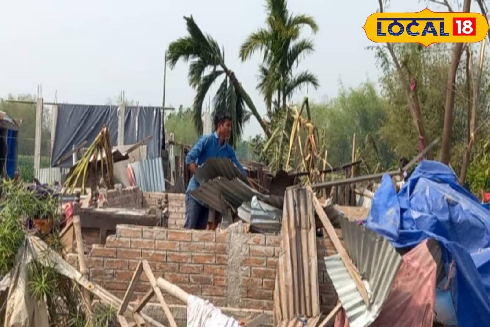 টর্নেডোর ঝাপ্টায় লন্ডভন্ড! ধ্বংসস্তূপ থেকে খড়কুটো নিয়ে ফের তাসের ঘর গড়ছে তারা