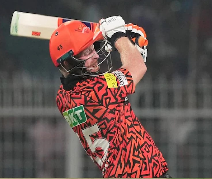 ৩ ম্যাচের মধ্যে ২টি জিতেছে হায়দরাবাদ। ৫ এপ্রিল তারা খেলবে সিএসকের বিরুদ্ধে। 