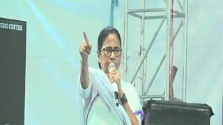 আউশগ্রামের সভায় মুখ্যমন্ত্রী মমতা বন্দ্যোপাধ্যায়৷ আউশগ্রামের সভায় মুখ্যমন্ত্রী মমতা বন্দ্যোপাধ্যায়৷