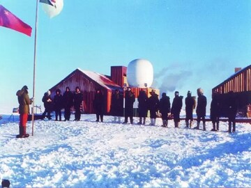 পৃথিবীকে দেখিয়ে দিল ভারত! বরফ ঢাকা দুনিয়ায় জাতীয় পতাকা! যা ঘটল, জেনে গর্ব হবে