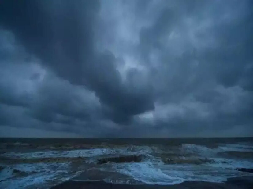 এর ফলে সেপ্টেম্বরের প্রথম সপ্তাহে, এই নিম্নচাপটি ওড়িশা, অন্ধ্রপ্রদেশ, তেলঙ্গানা, ছত্তিশগড়, মধ্যপ্রদেশ, মহারাষ্ট্র, উত্তরপ্রদেশ এবং রাজস্থানকে প্রভাবিত করে পশ্চিম দিকে অগ্রসর হবে। ব্যাপক ভারী বৃষ্টির সম্ভাবনা এই রাজ্যগুলিতে।