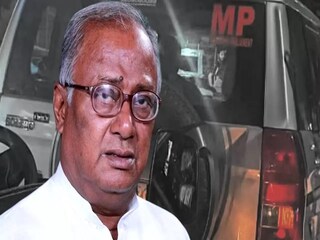 সৌগত রায়ের গাড়িতে দুর্ঘটনা
