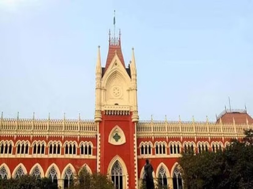 সব চাকরি বাতিল করলেও এক জনের চাকরি যায়নি। সোমা দাস নামের ক্যান্সার আক্রান্ত এক চাকরিপ্রাপকের নিয়োগ মানবিক কারণে বাতিল করা হয়নি।