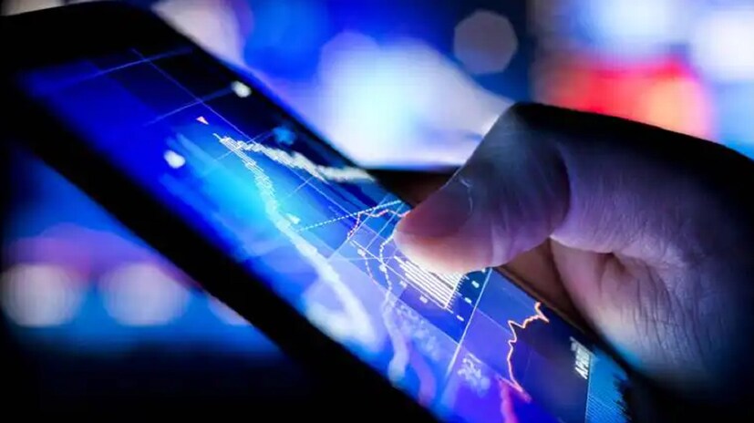 অথুম ইনভেস্টমেন্ট অ্যান্ড ইনফ্রাস্ট্রাকচারের শেয়ারও বিগত পাঁচ বছরে বিনিয়োগকারীদের ব্যাপক রিটার্ন দিয়েছে। বৃদ্ধি পেয়েছে ৪২২ গুণ। ১.৮৮ টাকা থেকে বেড়ে হয়েছে ৭৯৪.৪৫ টাকা।